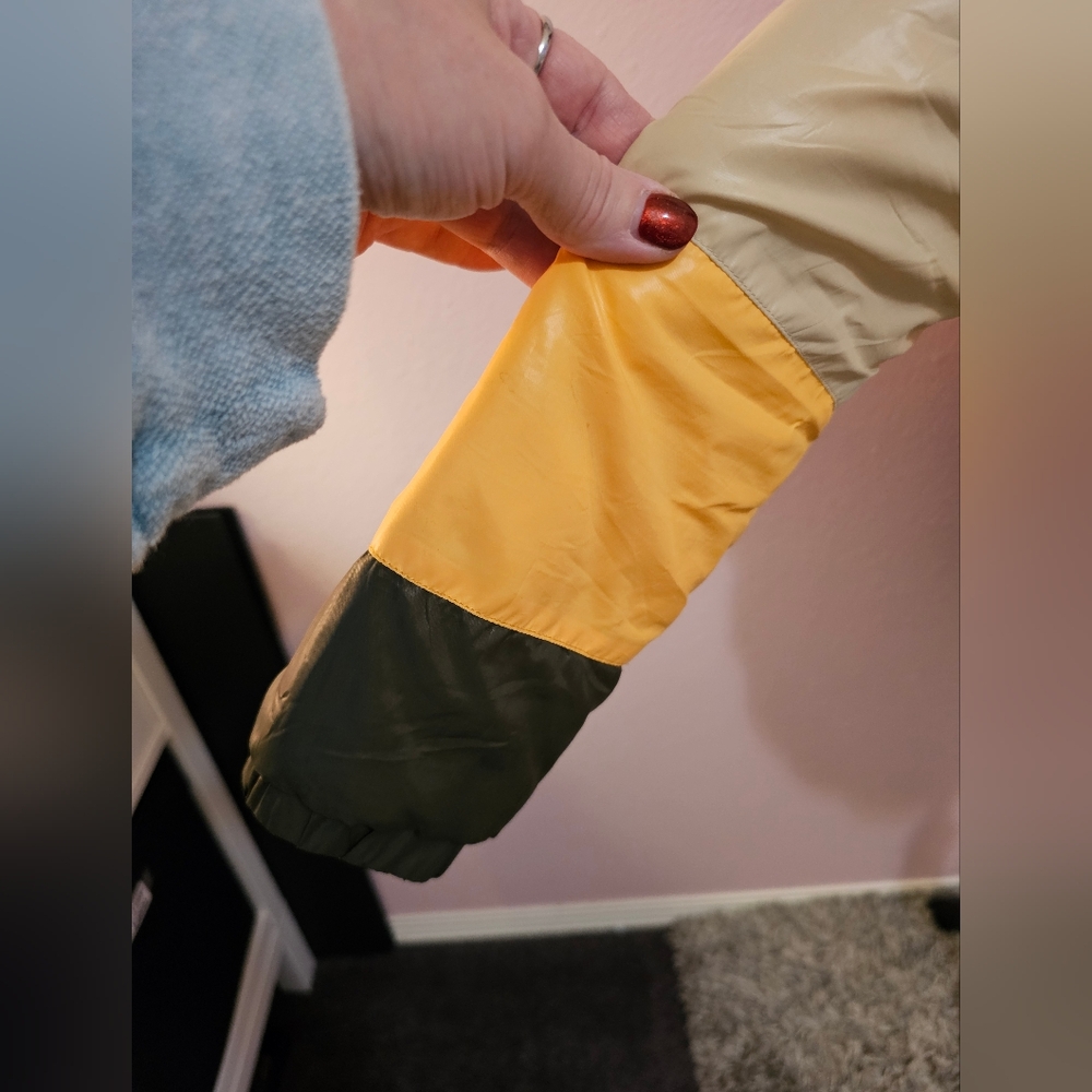 Colorblock Puffer Jacket - Picture 3 of 10